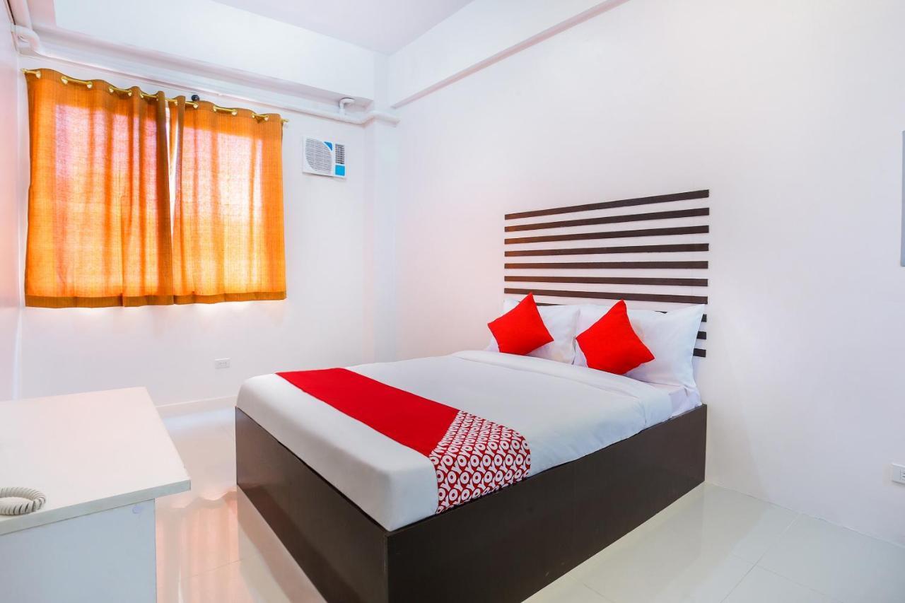 Oyo 505 Jardin Suites Manila Szoba fotó