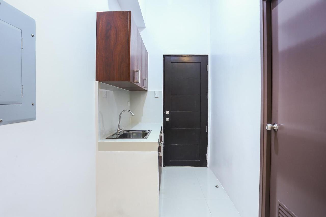 Oyo 505 Jardin Suites Manila Kültér fotó